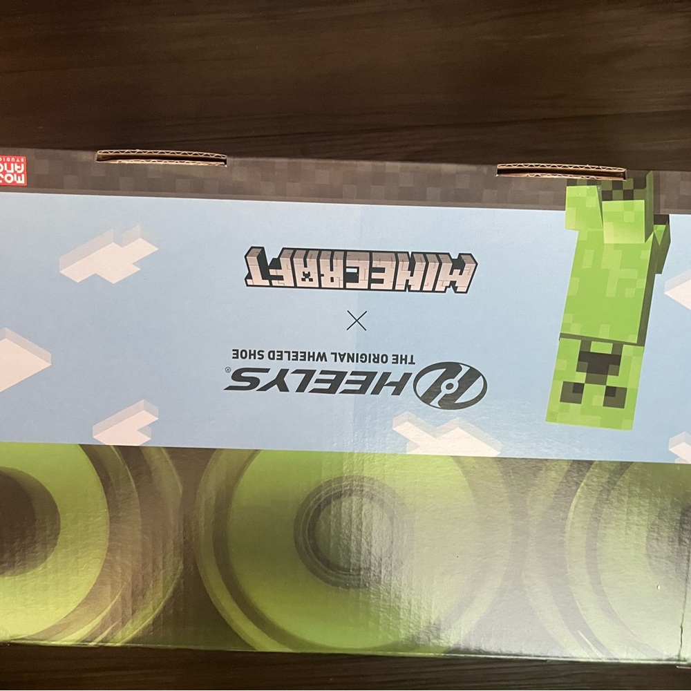 Heelys Minecraft Black and Neon Green Kids Sneakers - Picture 3 of 4